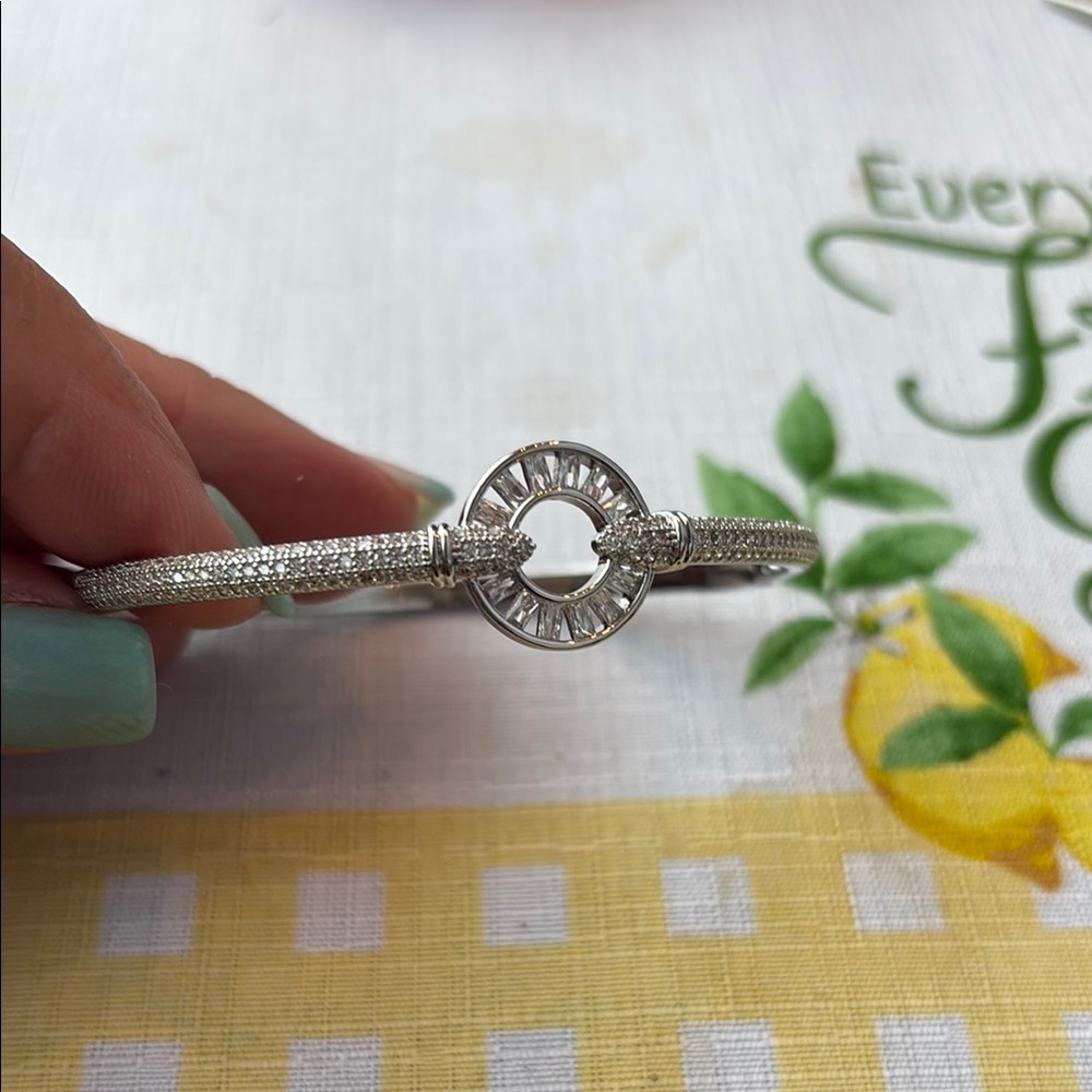 Elegant Silver Bracelet with stones new